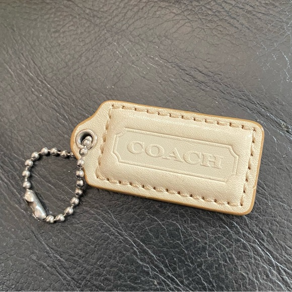Coach keychain - Picture 1 of 8